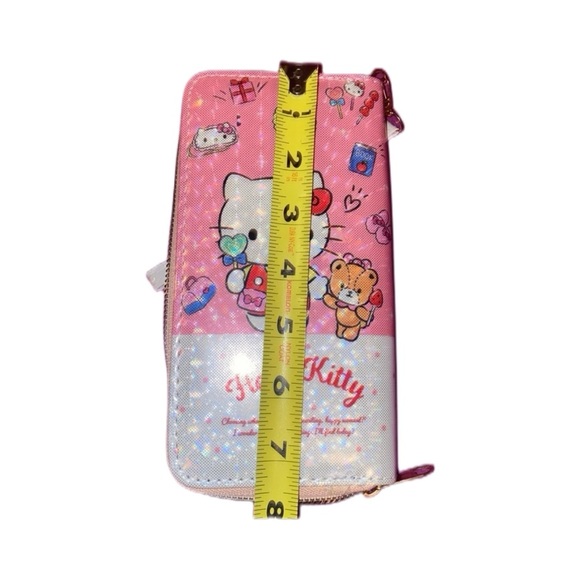 Hello Kitty wristlet wallet - Picture 3 of 5